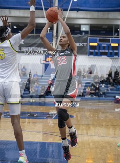 Thumbnail 2 in Sidwell Friends vs. DeSoto photogallery.