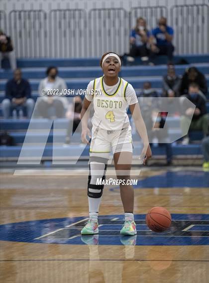 Thumbnail 3 in Sidwell Friends vs. DeSoto photogallery.