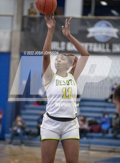 Thumbnail 2 in Sidwell Friends vs. DeSoto photogallery.