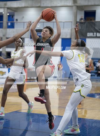 Thumbnail 3 in Sidwell Friends vs. DeSoto photogallery.