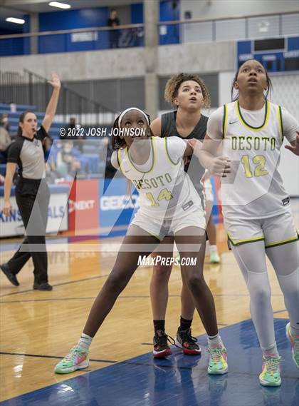 Thumbnail 3 in Sidwell Friends vs. DeSoto photogallery.
