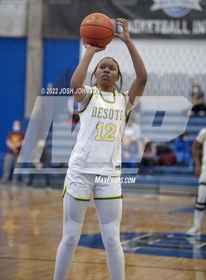 Thumbnail 3 in Sidwell Friends vs. DeSoto photogallery.