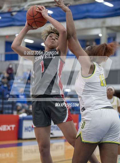 Thumbnail 1 in Sidwell Friends vs. DeSoto photogallery.