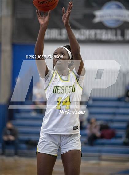 Thumbnail 3 in Sidwell Friends vs. DeSoto photogallery.