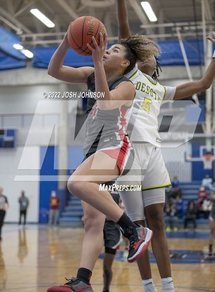Thumbnail 3 in Sidwell Friends vs. DeSoto photogallery.