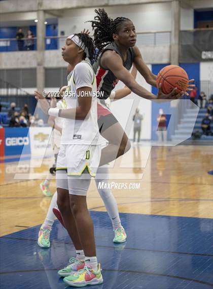 Thumbnail 2 in Sidwell Friends vs. DeSoto photogallery.