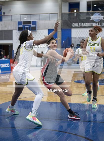 Thumbnail 2 in Sidwell Friends vs. DeSoto photogallery.