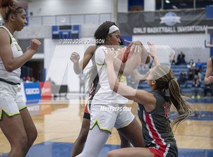 Thumbnail 1 in Sidwell Friends vs. DeSoto photogallery.