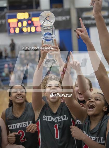 Thumbnail 3 in Sidwell Friends vs. DeSoto photogallery.