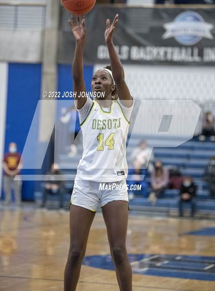 Thumbnail 2 in Sidwell Friends vs. DeSoto photogallery.