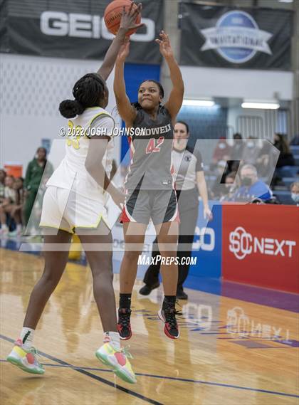 Thumbnail 2 in Sidwell Friends vs. DeSoto photogallery.