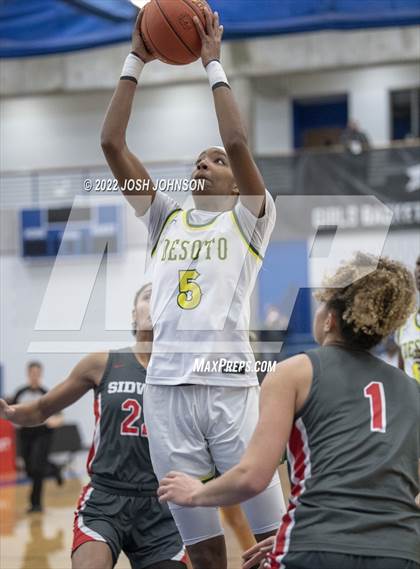 Thumbnail 3 in Sidwell Friends vs. DeSoto photogallery.