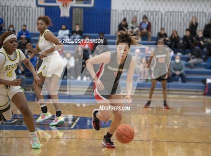 Thumbnail 2 in Sidwell Friends vs. DeSoto photogallery.