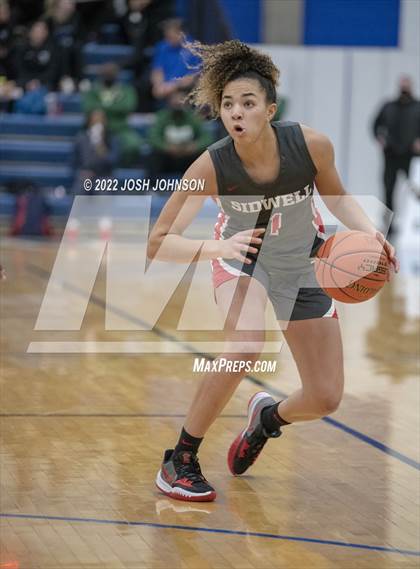 Thumbnail 3 in Sidwell Friends vs. DeSoto photogallery.