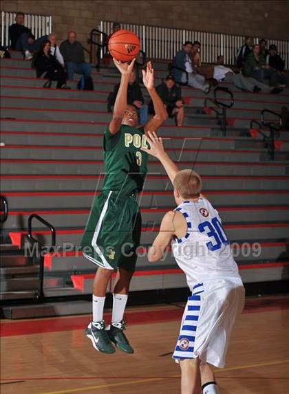 Thumbnail 2 in Poly vs Bingham (MaxPreps Holiday Classic) photogallery.