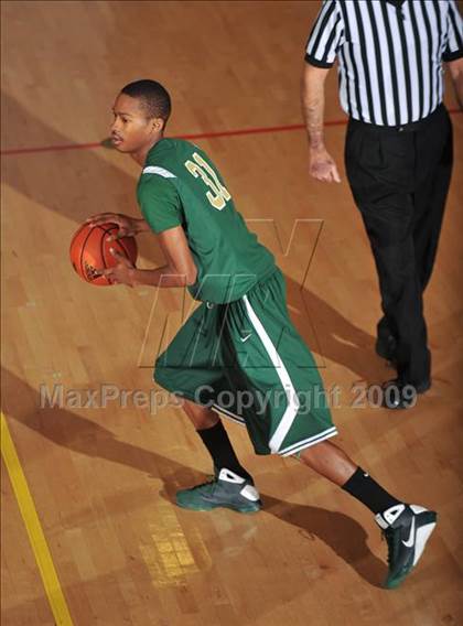 Thumbnail 3 in Poly vs Bingham (MaxPreps Holiday Classic) photogallery.