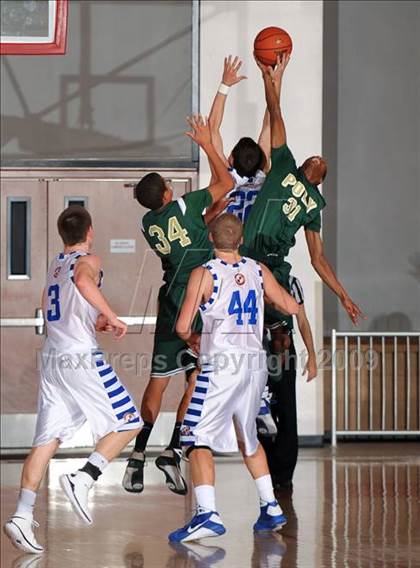 Thumbnail 2 in Poly vs Bingham (MaxPreps Holiday Classic) photogallery.