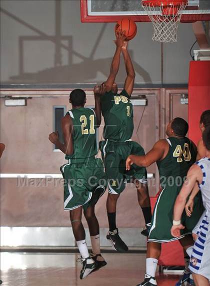 Thumbnail 3 in Poly vs Bingham (MaxPreps Holiday Classic) photogallery.