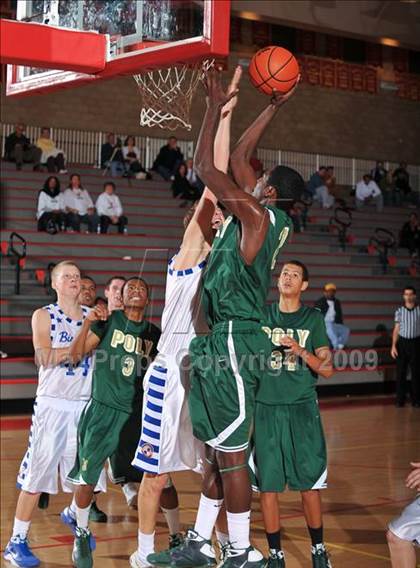 Thumbnail 3 in Poly vs Bingham (MaxPreps Holiday Classic) photogallery.