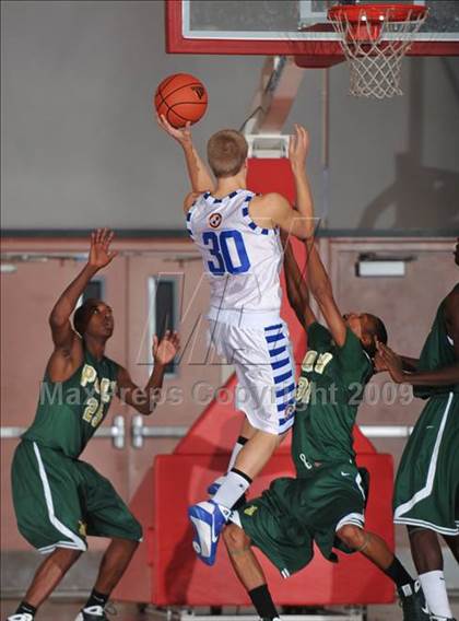 Thumbnail 3 in Poly vs Bingham (MaxPreps Holiday Classic) photogallery.