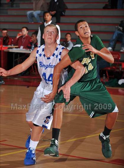 Thumbnail 3 in Poly vs Bingham (MaxPreps Holiday Classic) photogallery.