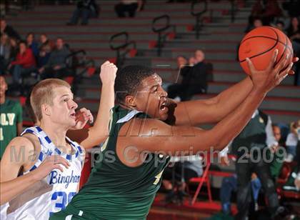 Thumbnail 1 in Poly vs Bingham (MaxPreps Holiday Classic) photogallery.