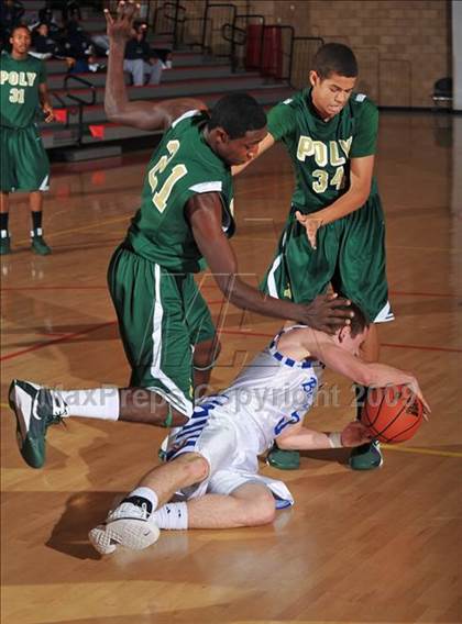 Thumbnail 2 in Poly vs Bingham (MaxPreps Holiday Classic) photogallery.