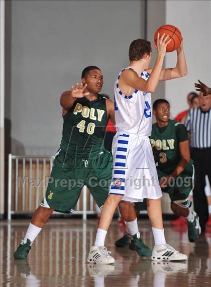 Thumbnail 3 in Poly vs Bingham (MaxPreps Holiday Classic) photogallery.