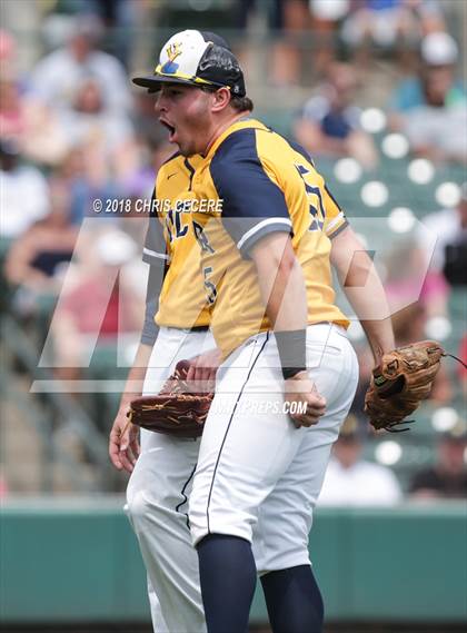 Thumbnail 2 in Victor vs. McQuaid Jesuit (Section 5 Class AA Final) photogallery.