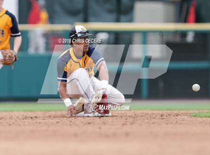 Thumbnail 2 in Victor vs. McQuaid Jesuit (Section 5 Class AA Final) photogallery.