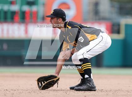 Thumbnail 2 in Victor vs. McQuaid Jesuit (Section 5 Class AA Final) photogallery.