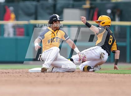 Thumbnail 1 in Victor vs. McQuaid Jesuit (Section 5 Class AA Final) photogallery.