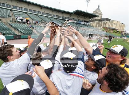 Thumbnail 2 in Victor vs. McQuaid Jesuit (Section 5 Class AA Final) photogallery.