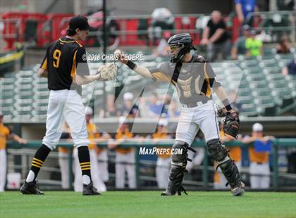 Thumbnail 2 in Victor vs. McQuaid Jesuit (Section 5 Class AA Final) photogallery.