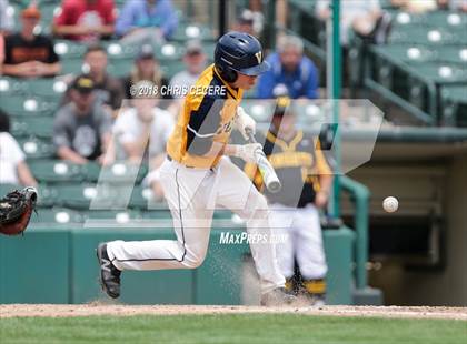 Thumbnail 2 in Victor vs. McQuaid Jesuit (Section 5 Class AA Final) photogallery.