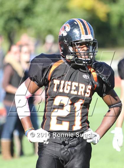 Thumbnail 2 in Suffield Academy vs. Cushing Academy  photogallery.