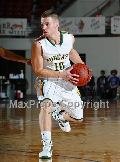 Thumbnail 1 in Basehor-Linwood vs. Collegiate (KSHSAA 4A 1st Round) photogallery.