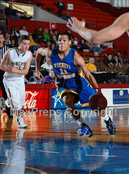 Thumbnail 3 in Basehor-Linwood vs. Collegiate (KSHSAA 4A 1st Round) photogallery.