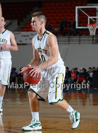 Thumbnail 3 in Basehor-Linwood vs. Collegiate (KSHSAA 4A 1st Round) photogallery.