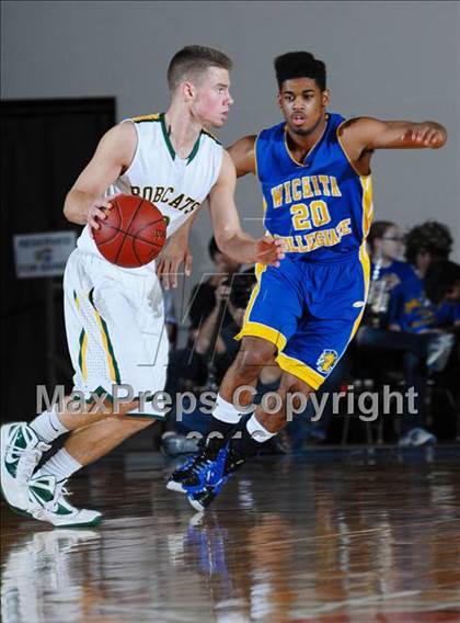 Thumbnail 3 in Basehor-Linwood vs. Collegiate (KSHSAA 4A 1st Round) photogallery.