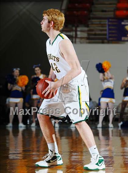 Thumbnail 3 in Basehor-Linwood vs. Collegiate (KSHSAA 4A 1st Round) photogallery.
