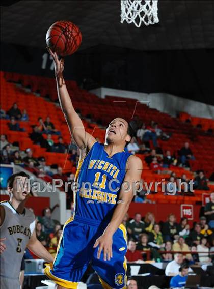 Thumbnail 2 in Basehor-Linwood vs. Collegiate (KSHSAA 4A 1st Round) photogallery.