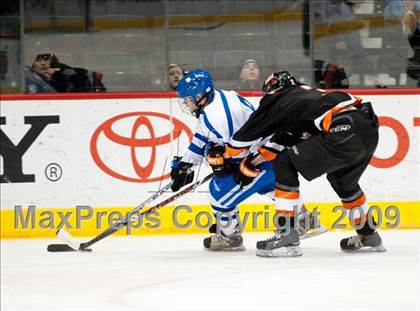 Thumbnail 2 in St. Thomas Academy vs White Bear (Schwan Cup) photogallery.