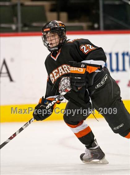 Thumbnail 3 in St. Thomas Academy vs White Bear (Schwan Cup) photogallery.