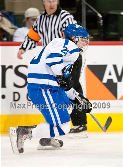 Thumbnail 3 in St. Thomas Academy vs White Bear (Schwan Cup) photogallery.