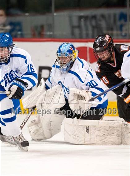 Thumbnail 1 in St. Thomas Academy vs White Bear (Schwan Cup) photogallery.