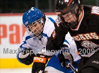 Thumbnail 2 in St. Thomas Academy vs White Bear (Schwan Cup) photogallery.