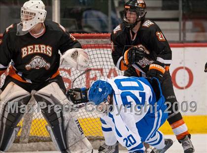 Thumbnail 3 in St. Thomas Academy vs White Bear (Schwan Cup) photogallery.