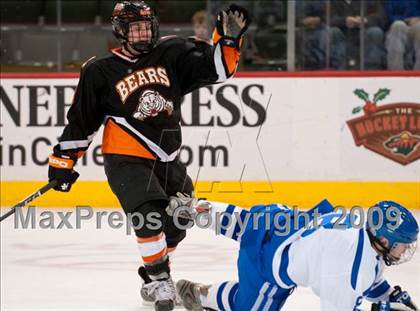 Thumbnail 2 in St. Thomas Academy vs White Bear (Schwan Cup) photogallery.