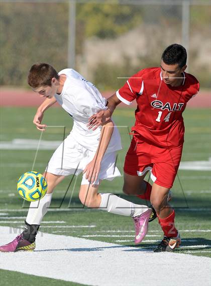 Thumbnail 2 in Galt vs. Vista del Lago (CIF SJS D4 Final) photogallery.